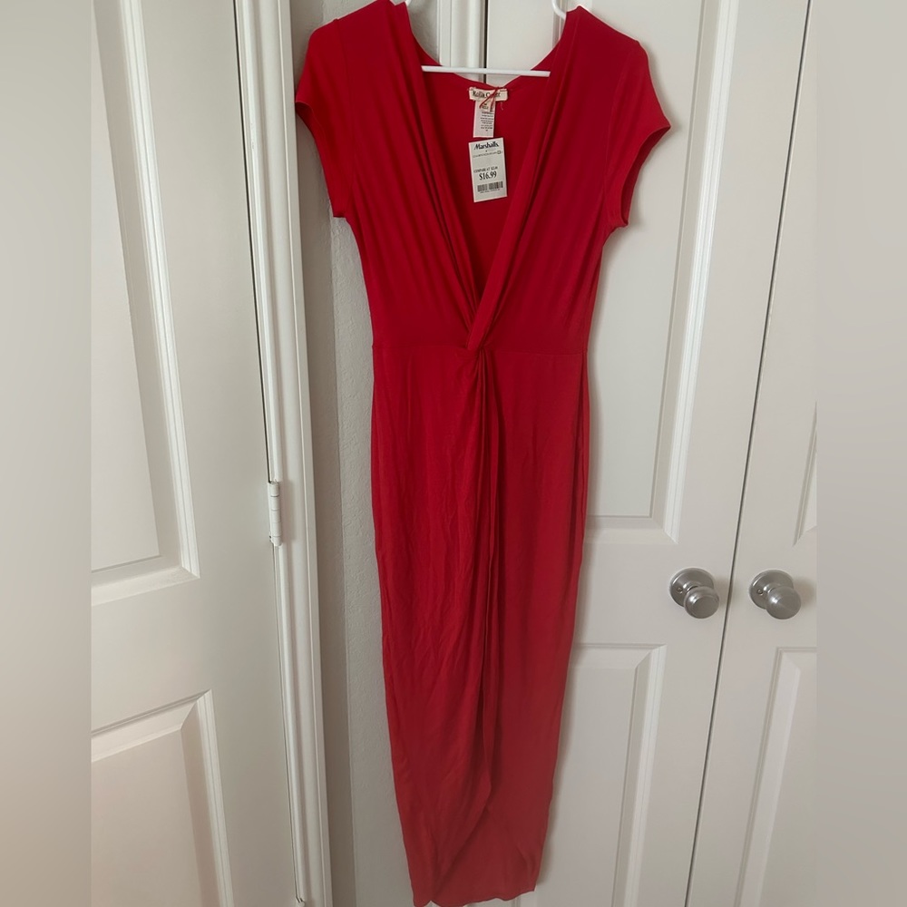 Red open slit dress